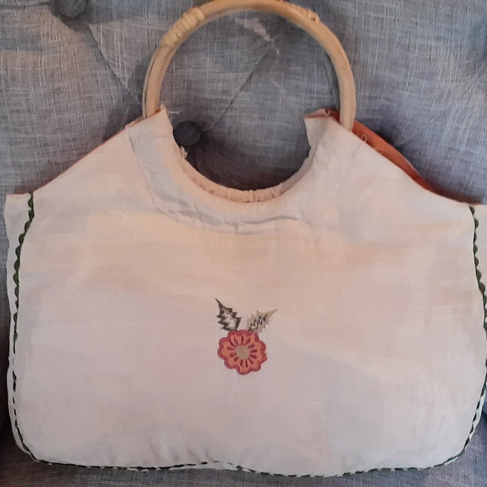 Vintage Cane Handle Hand Bag with front & rear embroidery detailing - Picture 4 of 11